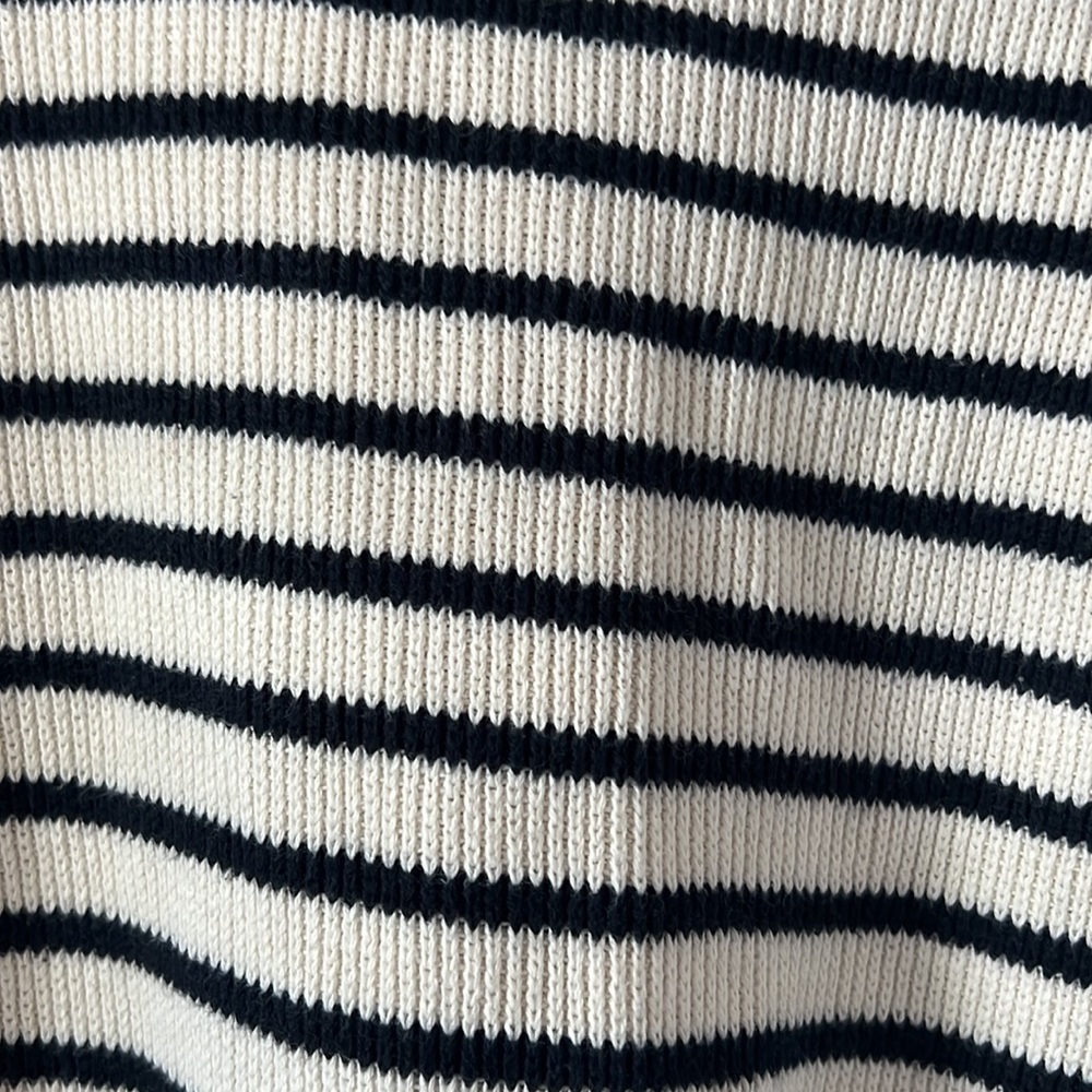 H&M Sweater - Picture 4 of 7